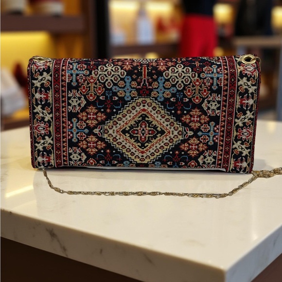 NWT Elegant Tapestry Boho Clutch Crossbody! - Picture 2 of 8